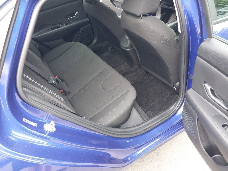 Used 2023 Hyundai Elantra SEL w/ Convenience Package FWD image 15