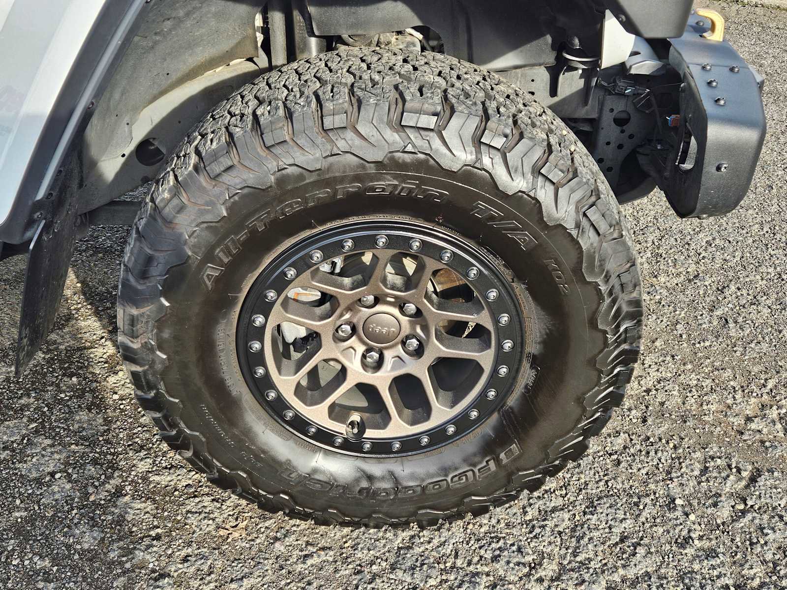 Used 2022 Jeep Wrangler Unlimited Rubicon w/ Xtreme Recon 35" Tire Package image 9