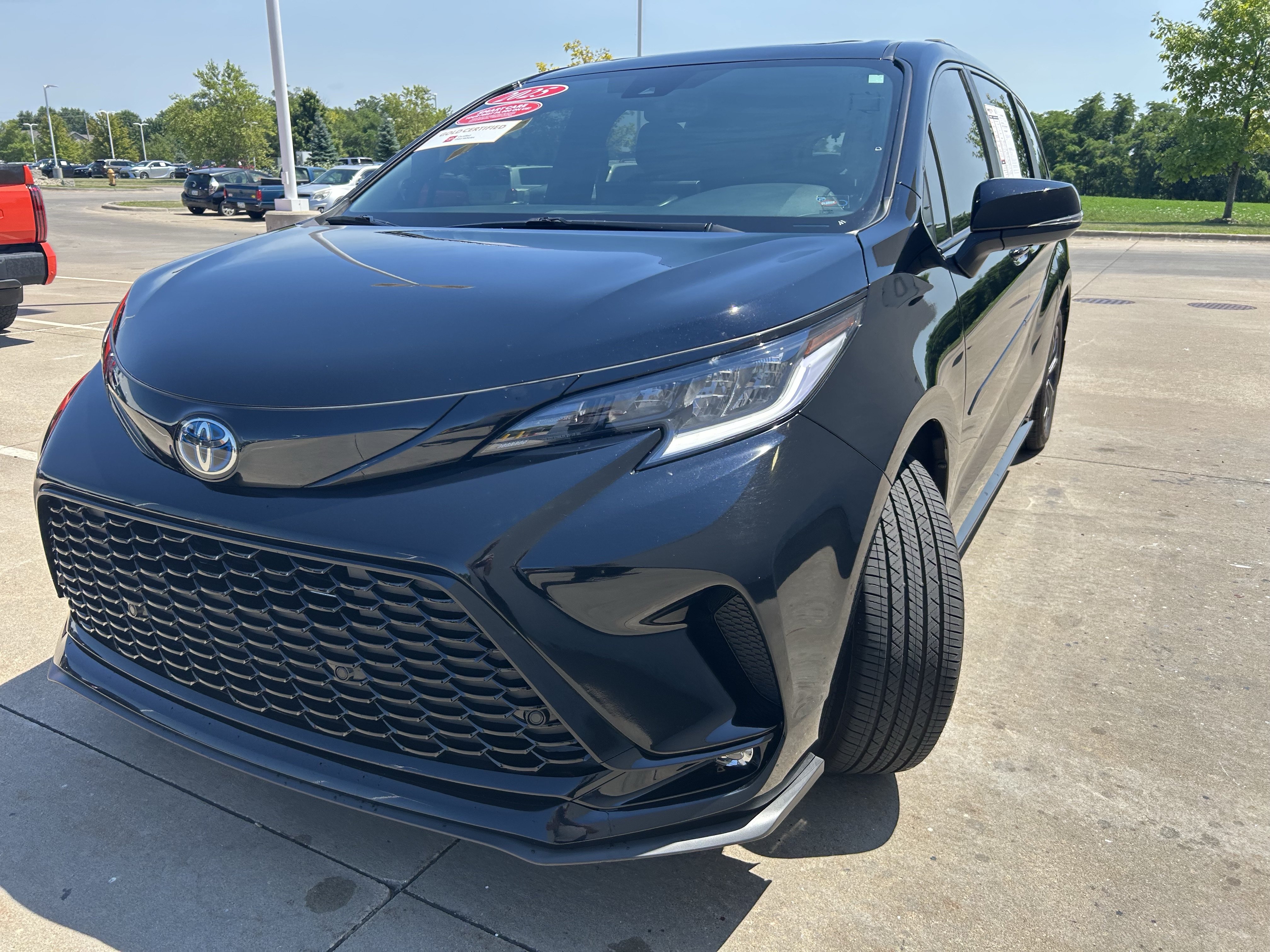 Certified 2025 Toyota Sienna XSE w/ XSE Premium Package AWD/4WD image 3