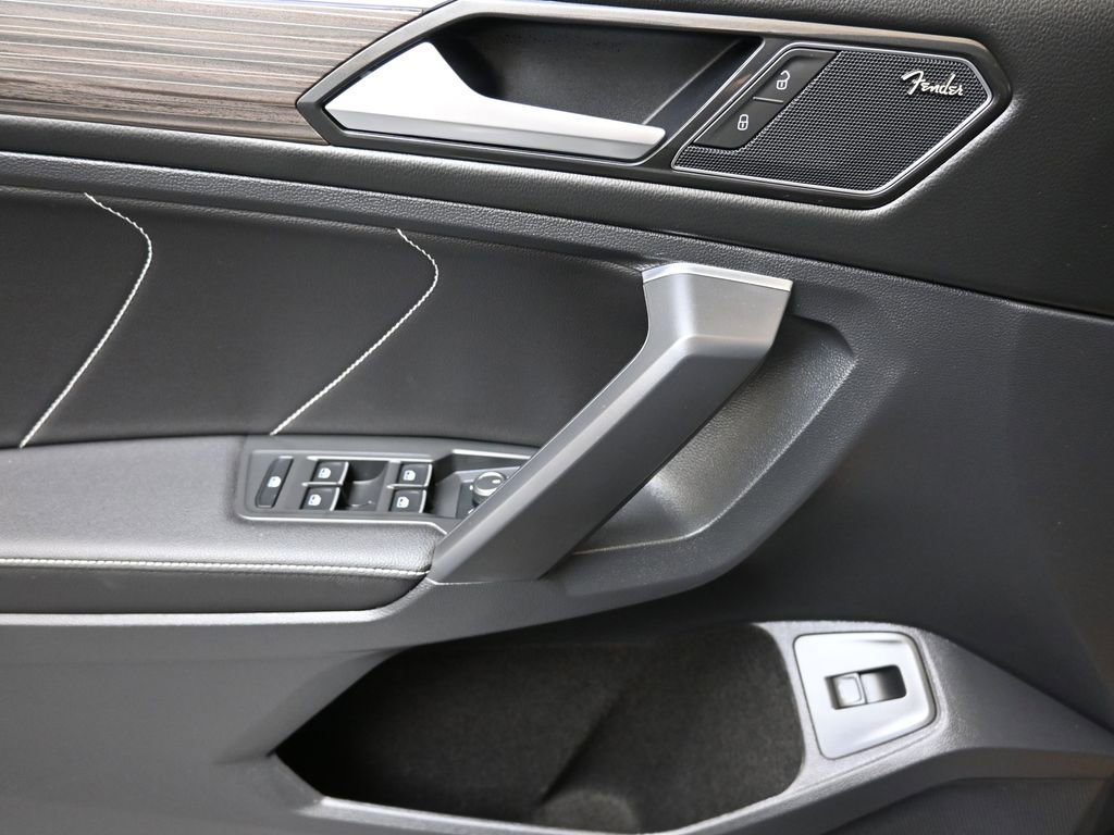 Used 2023 Volkswagen Tiguan SEL R-Line image 22