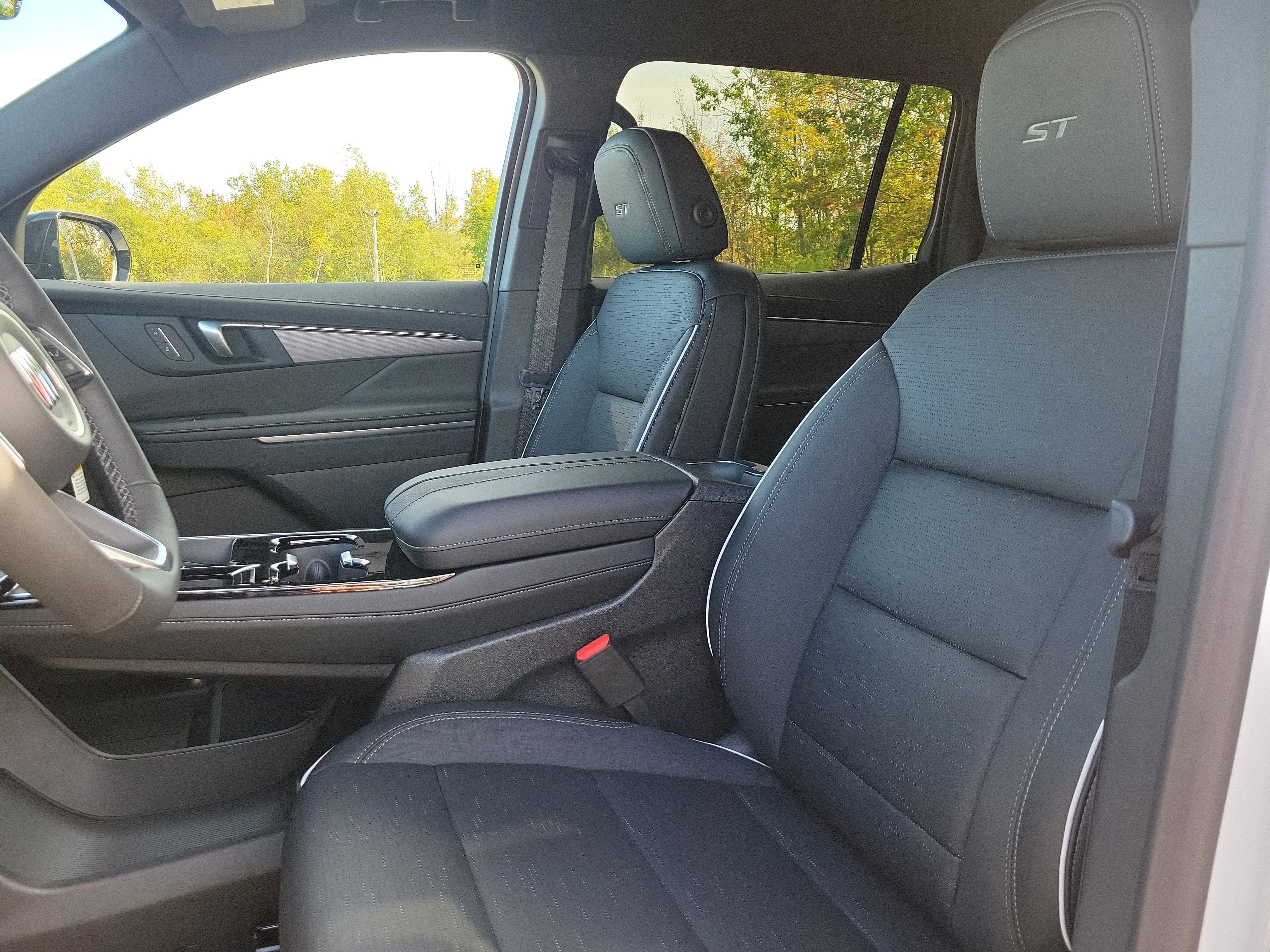 New 2026 Buick Enclave Sport Touring w/ Power Package image 4