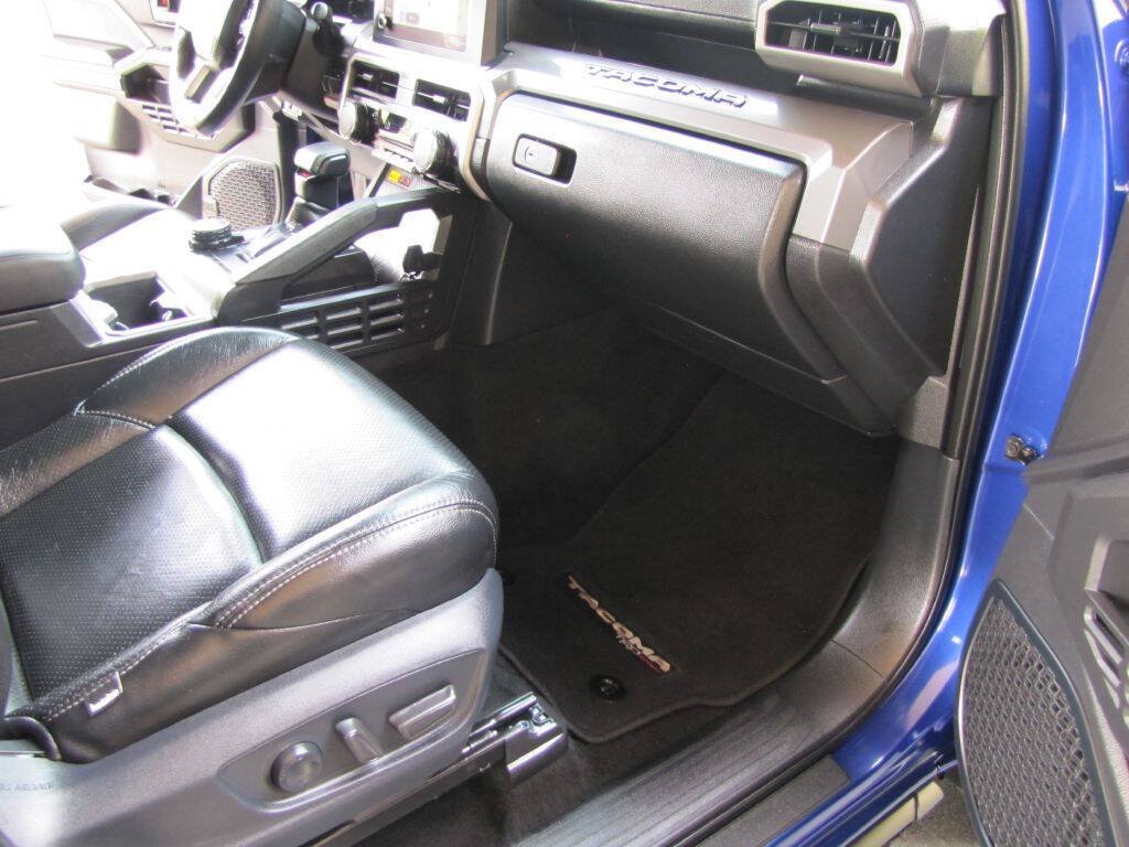 Used 2024 Toyota Tacoma TRD Sport w/ TRD Sport Upgrade Package AWD/4WD image 21