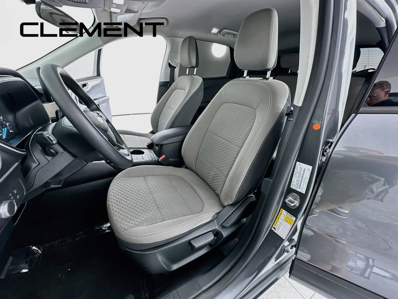 Used 2022 Ford Escape SE FWD image 28