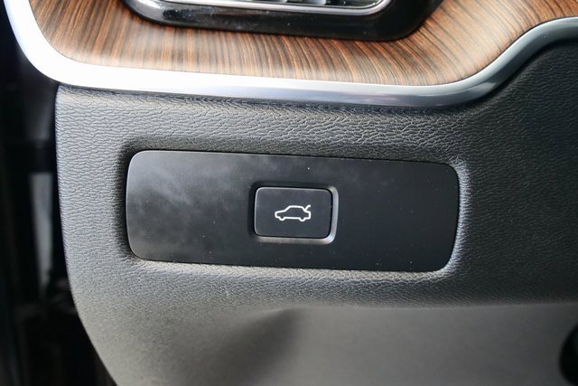 Used 2024 Volvo XC60 B5 Plus image 33