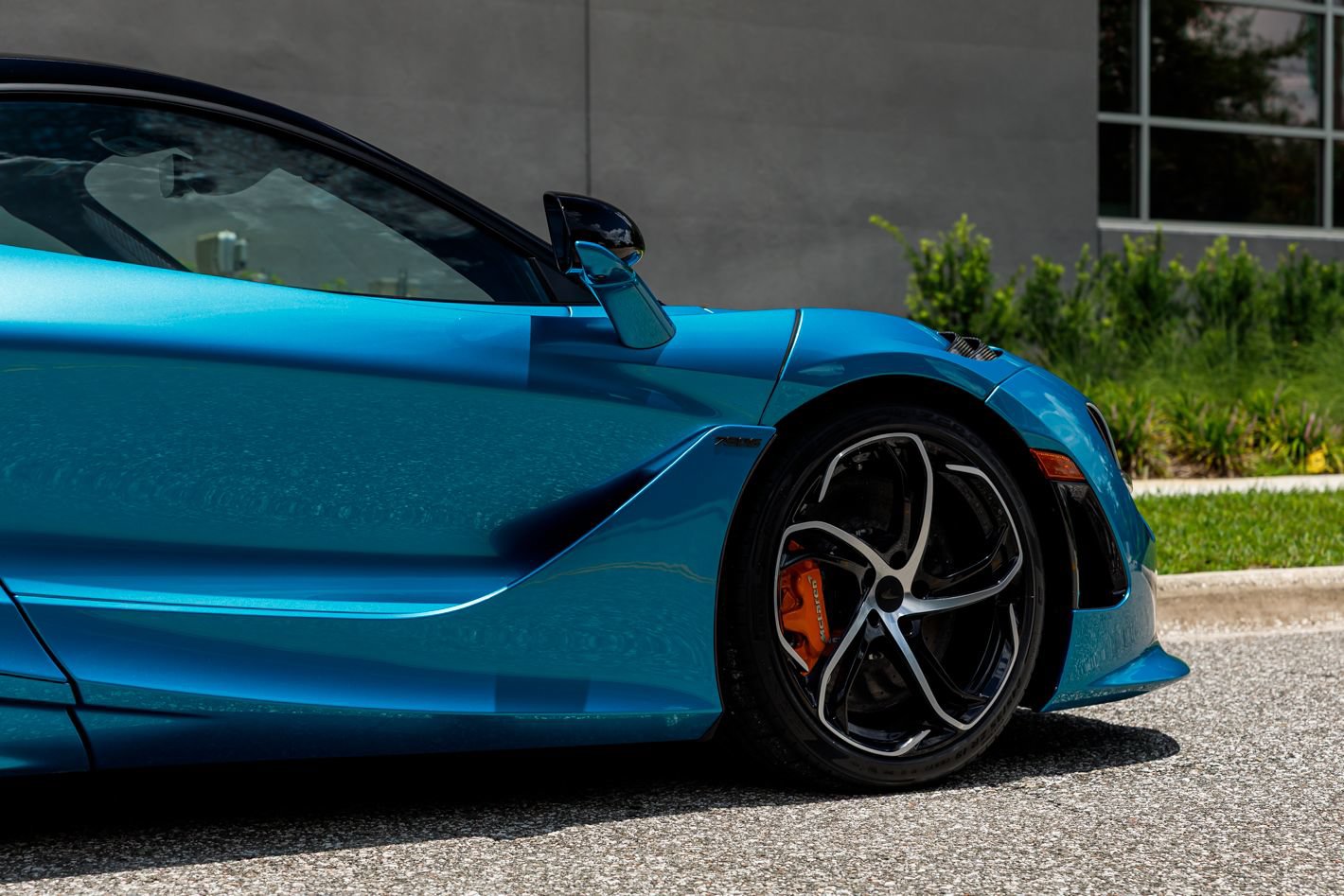Used 2025 McLaren 750S RWD image 13