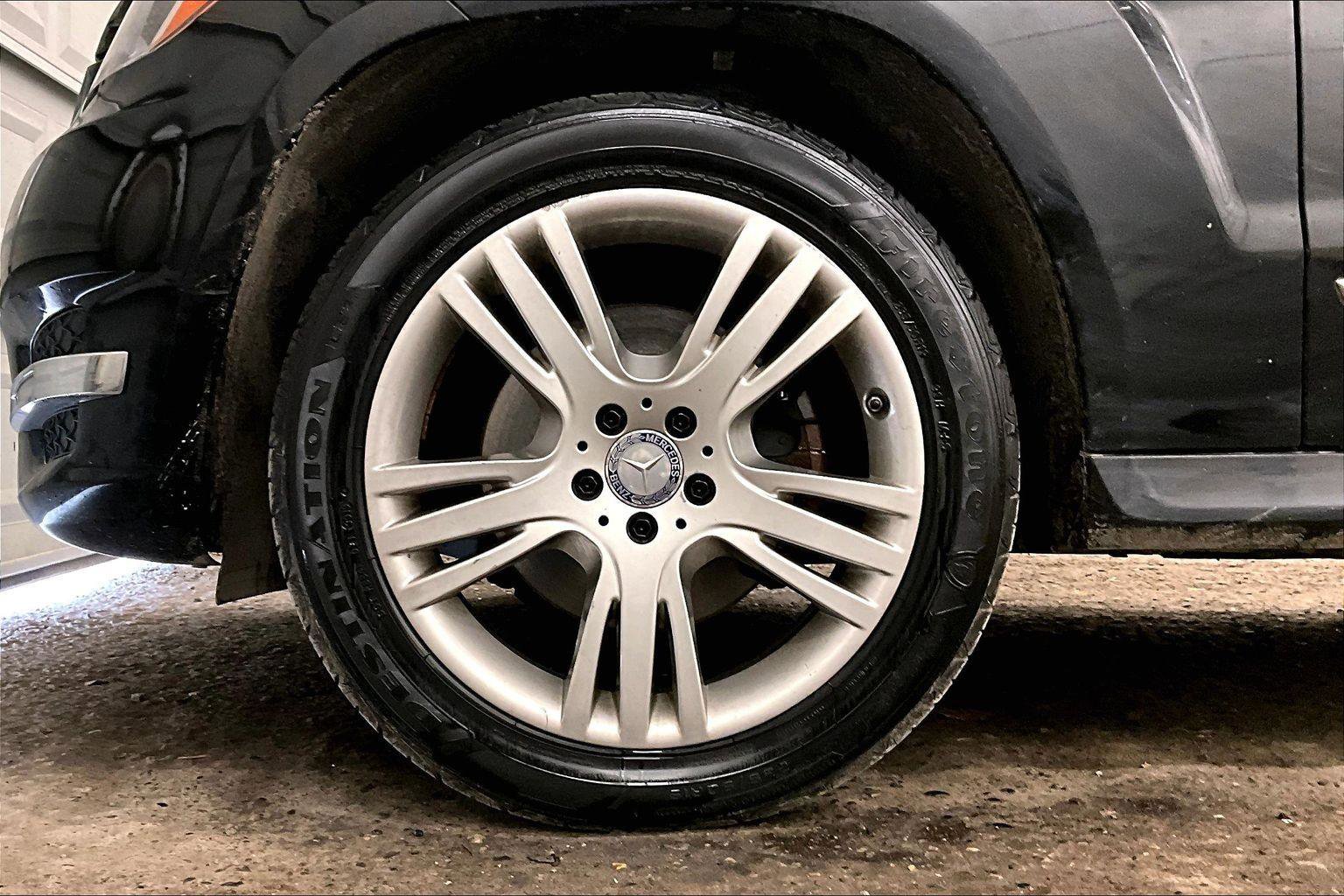 Used 2015 Mercedes-Benz GLK 350 4MATIC image 9