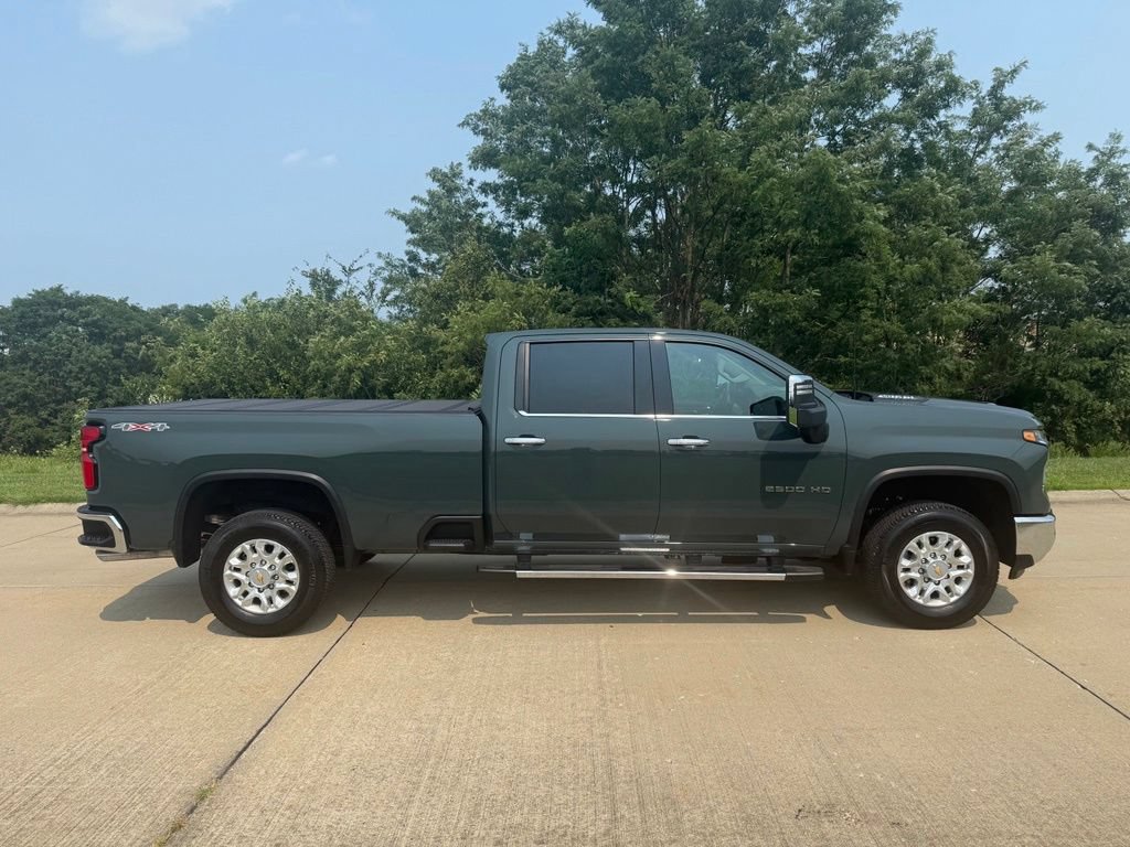 Used 2026 Chevrolet Silverado 2500 LTZ w/ LTZ Premium Package AWD/4WD image 2