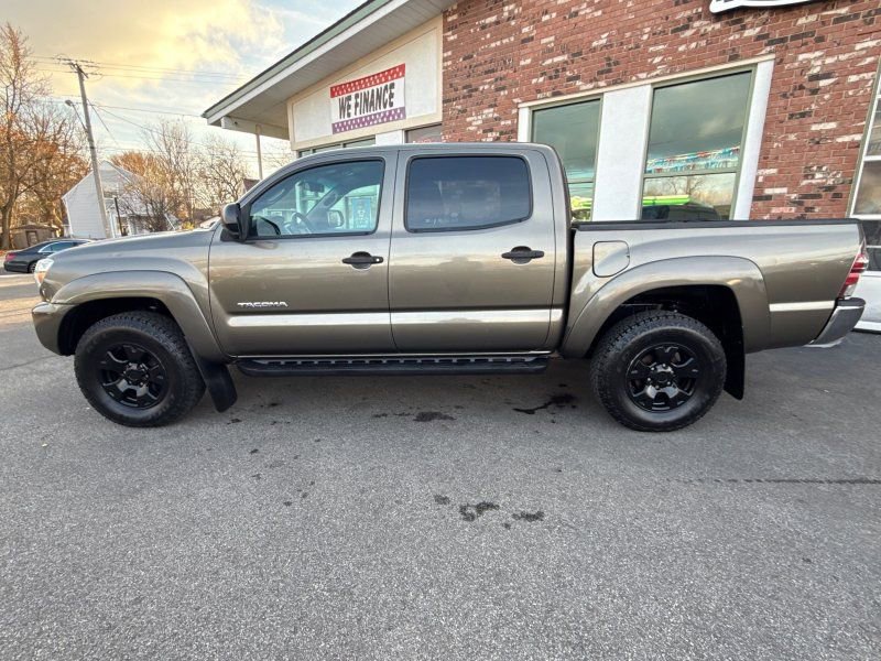 Used 2014 Toyota Tacoma 4x4 Double Cab image 8