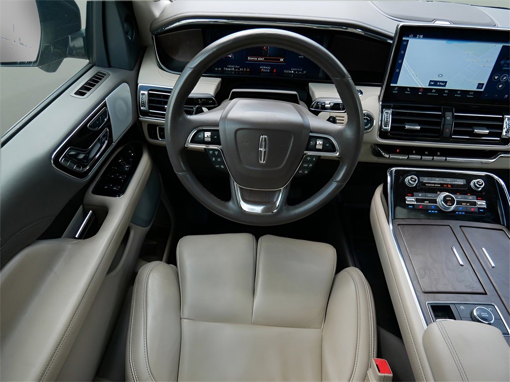 Used 2023 Lincoln Navigator Reserve image 13