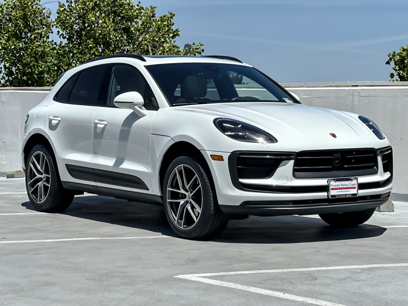 Used 2026 Porsche Macan AWD/4WD image 10