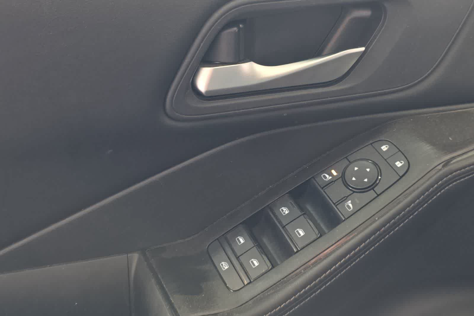 Used 2025 Nissan Rogue SV FWD image 15