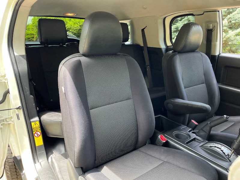 Used 2014 Toyota FJ Cruiser 4WD w/ Convenience Package image 39