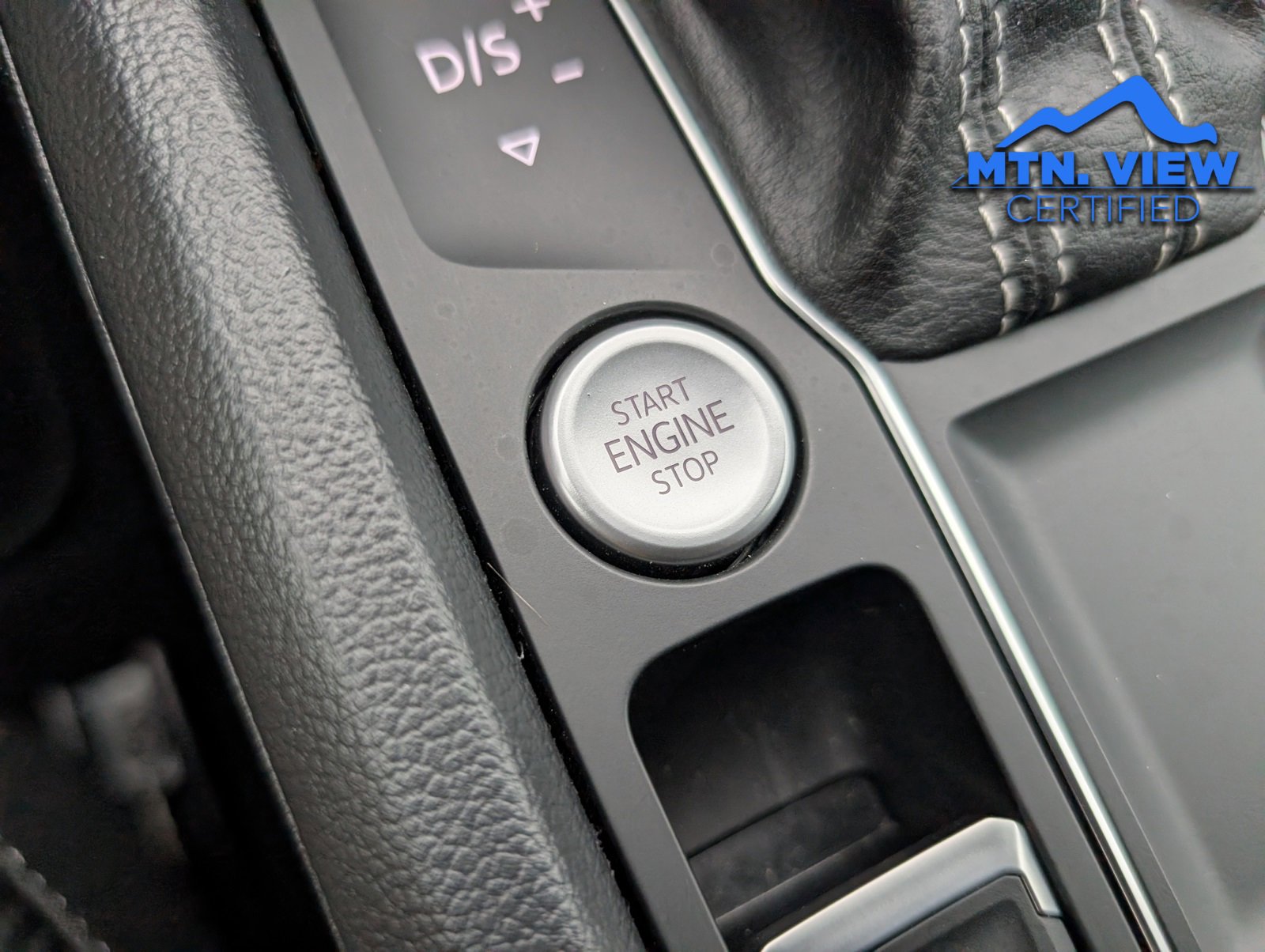 Used 2023 Volkswagen Atlas Cross Sport SE image 5