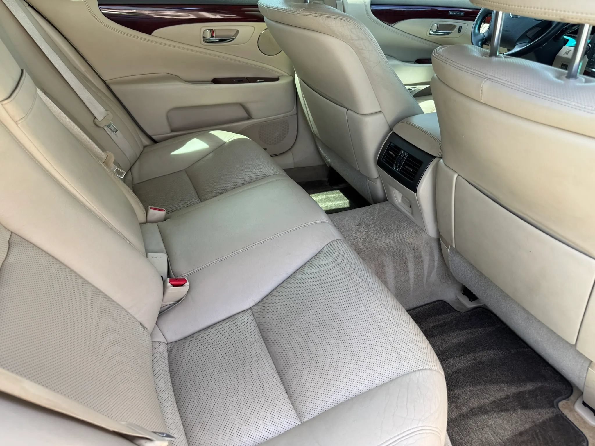 Used 2012 Lexus LS 460 w/ Luxury Value Edition RWD image 17