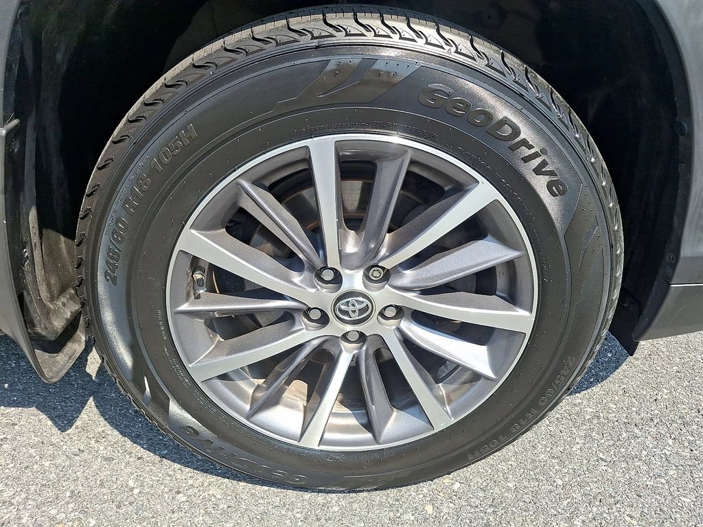 Used 2019 Toyota Highlander XLE w/ Protection Package #3 AWD/4WD image 8