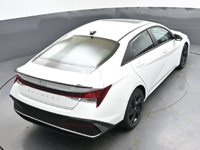 New 2026 Hyundai Elantra SEL Sport FWD image 40