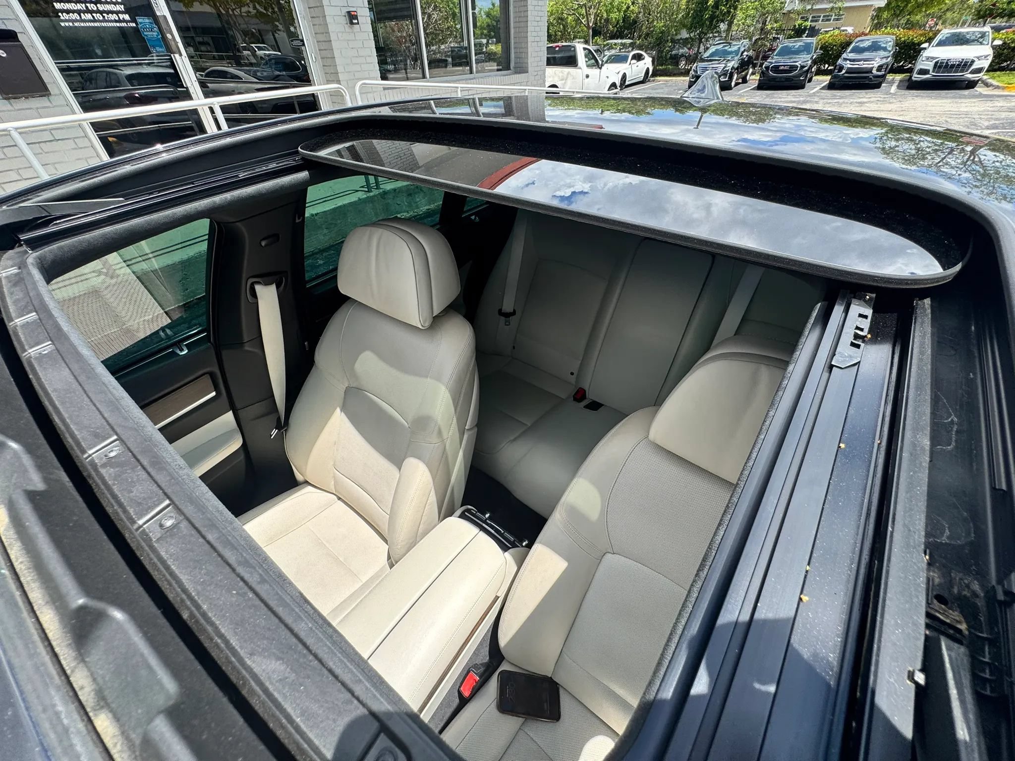 Used 2015 BMW 750i RWD image 40