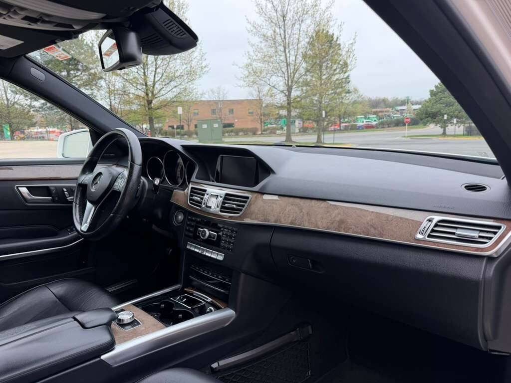 Used 2014 Mercedes-Benz E 350 4MATIC Sedan image 21