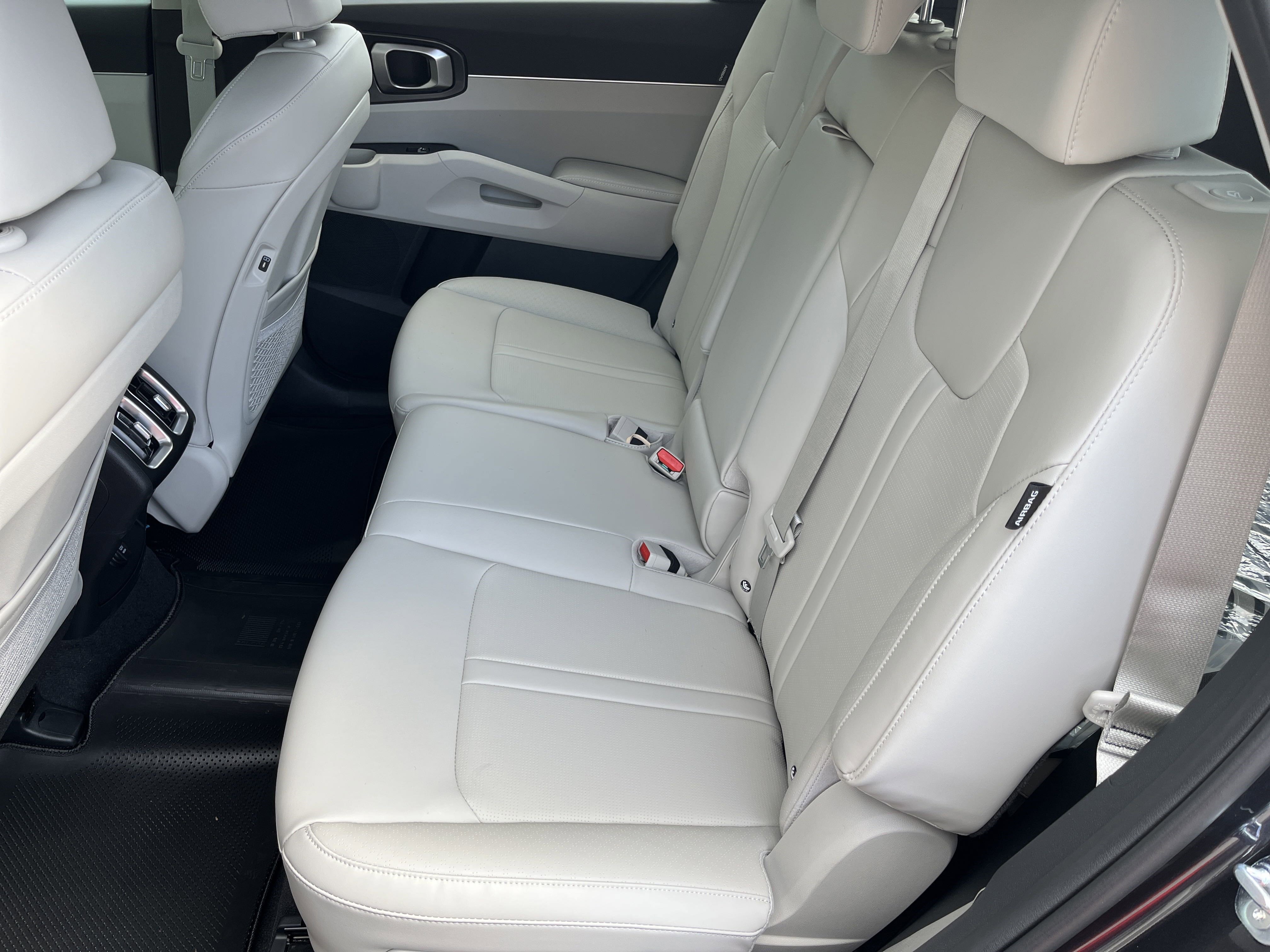 New 2025 Kia Sorento S image 22