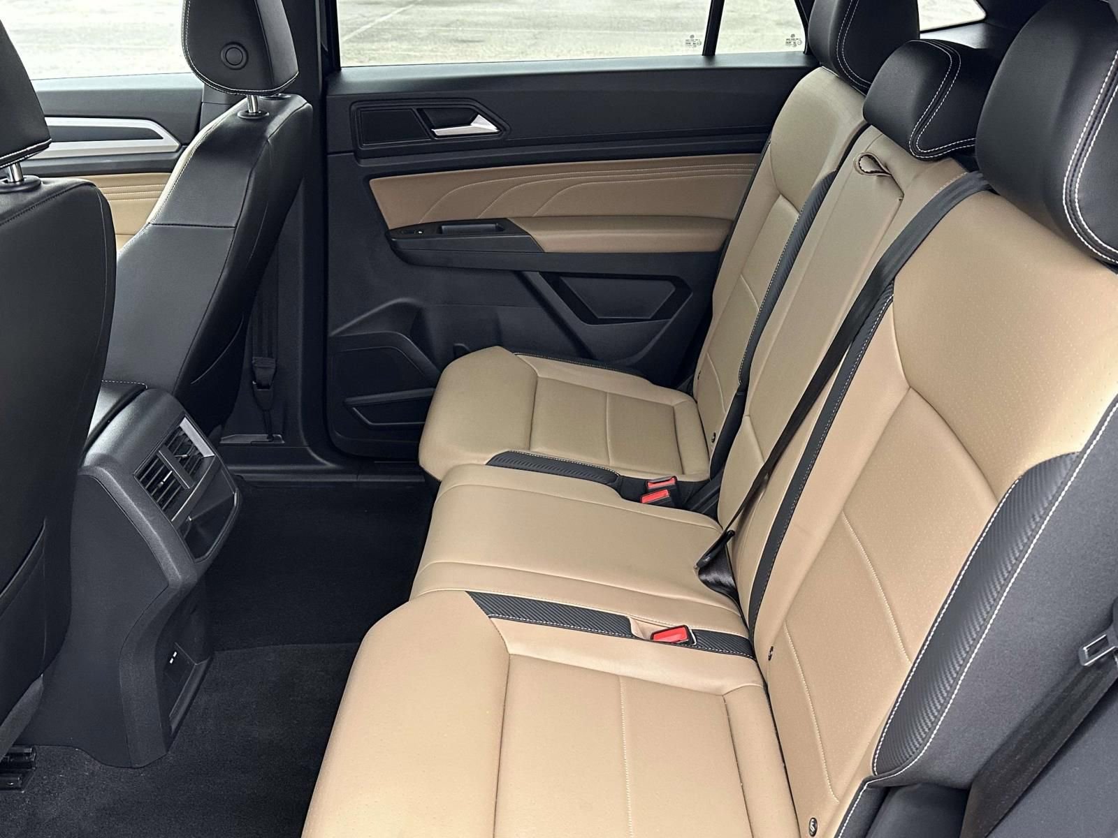 Used 2023 Volkswagen Atlas Cross Sport SE w/ Panoramic Sunroof Package image 12