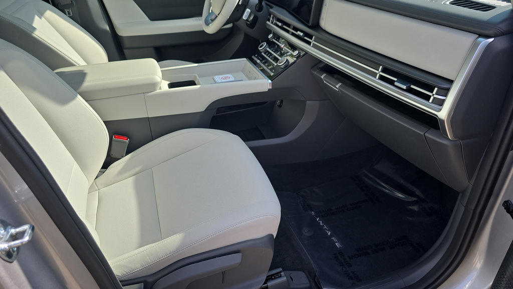 New 2026 Hyundai Santa Fe SE FWD image 13