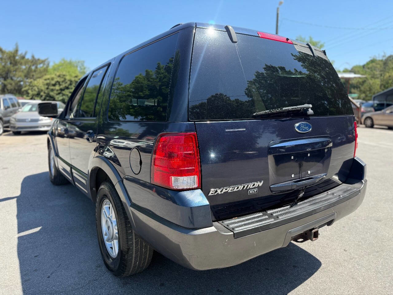 Used 2004 Ford Expedition XLT AWD/4WD image 4
