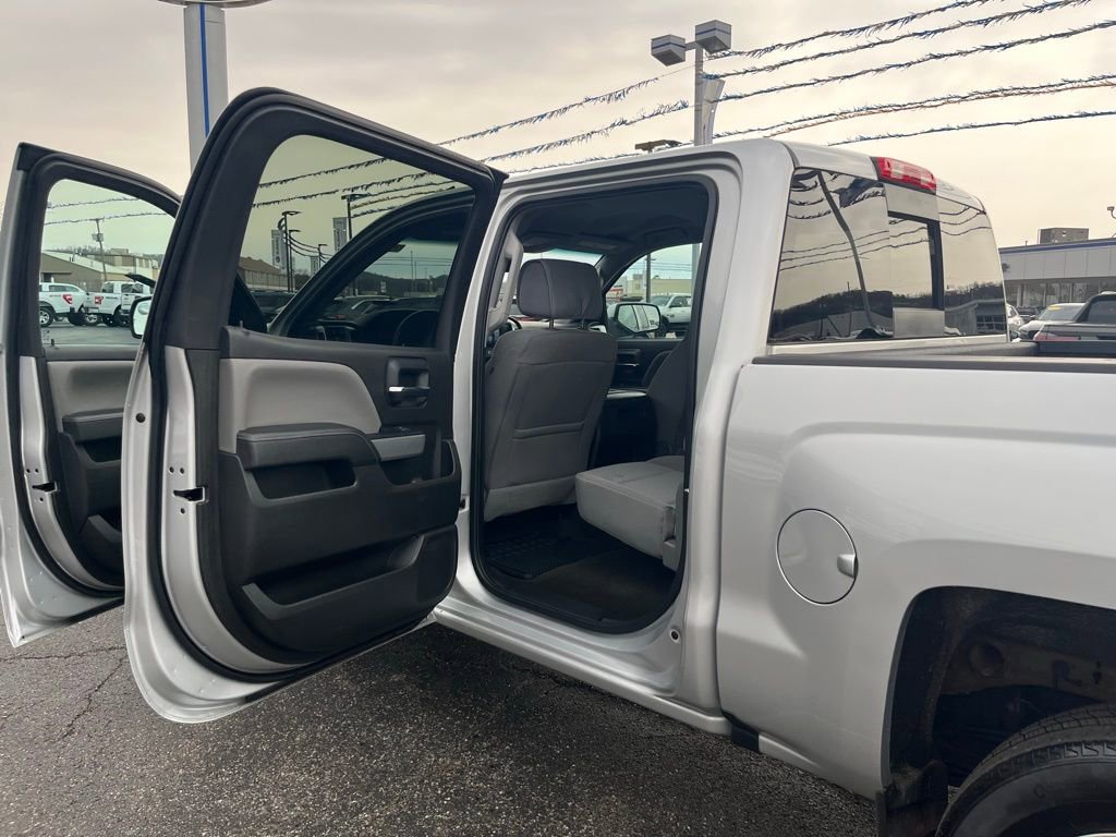 Used 2018 Chevrolet Silverado 1500 LT w/ LT Plus Package AWD/4WD image 26