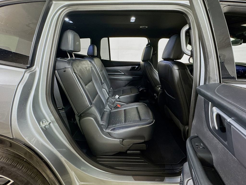 Used 2026 Buick Enclave Sport Touring FWD image 27