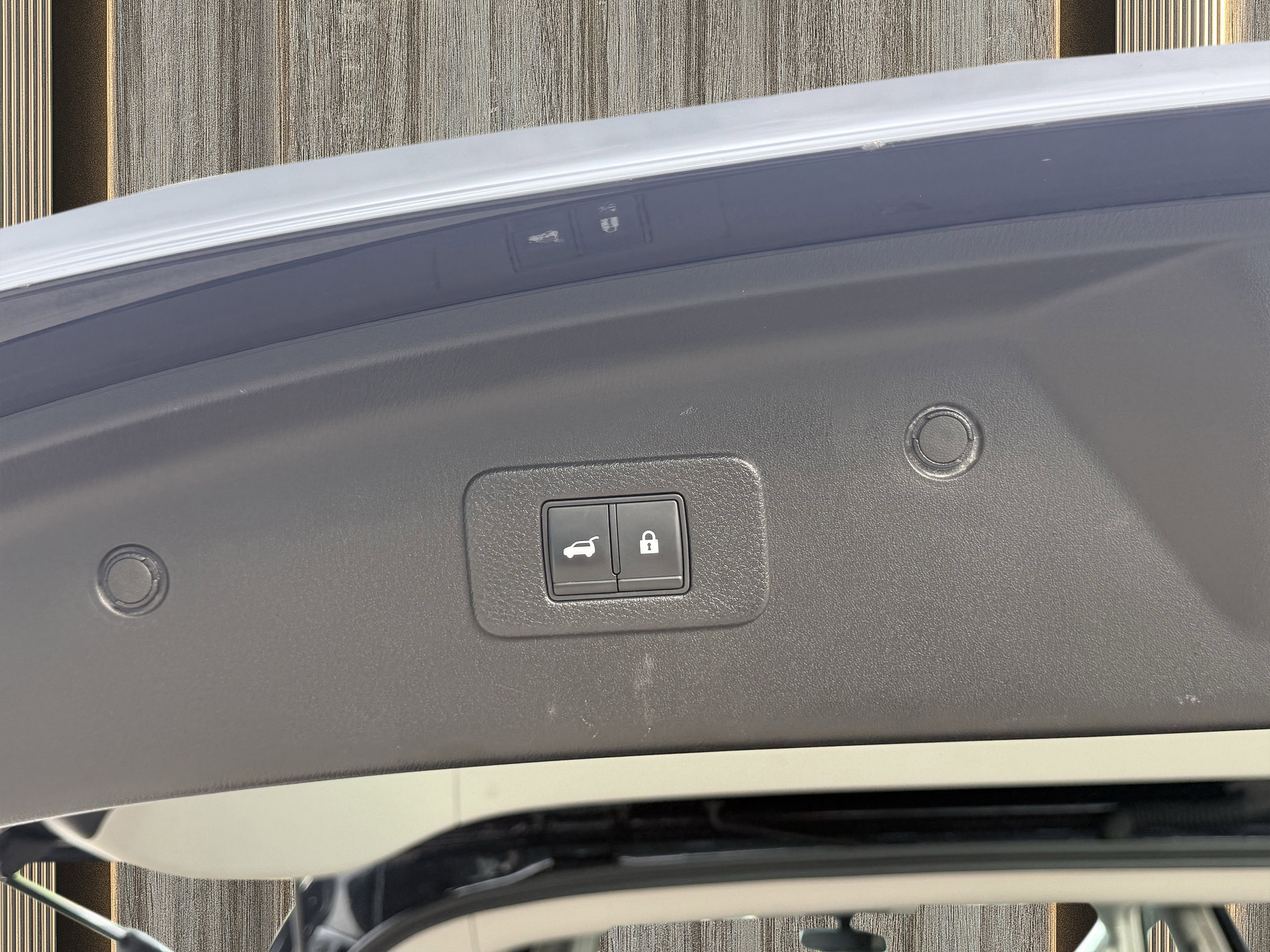 Used 2021 Nissan Armada SV w/ SV Appearance Package image 13