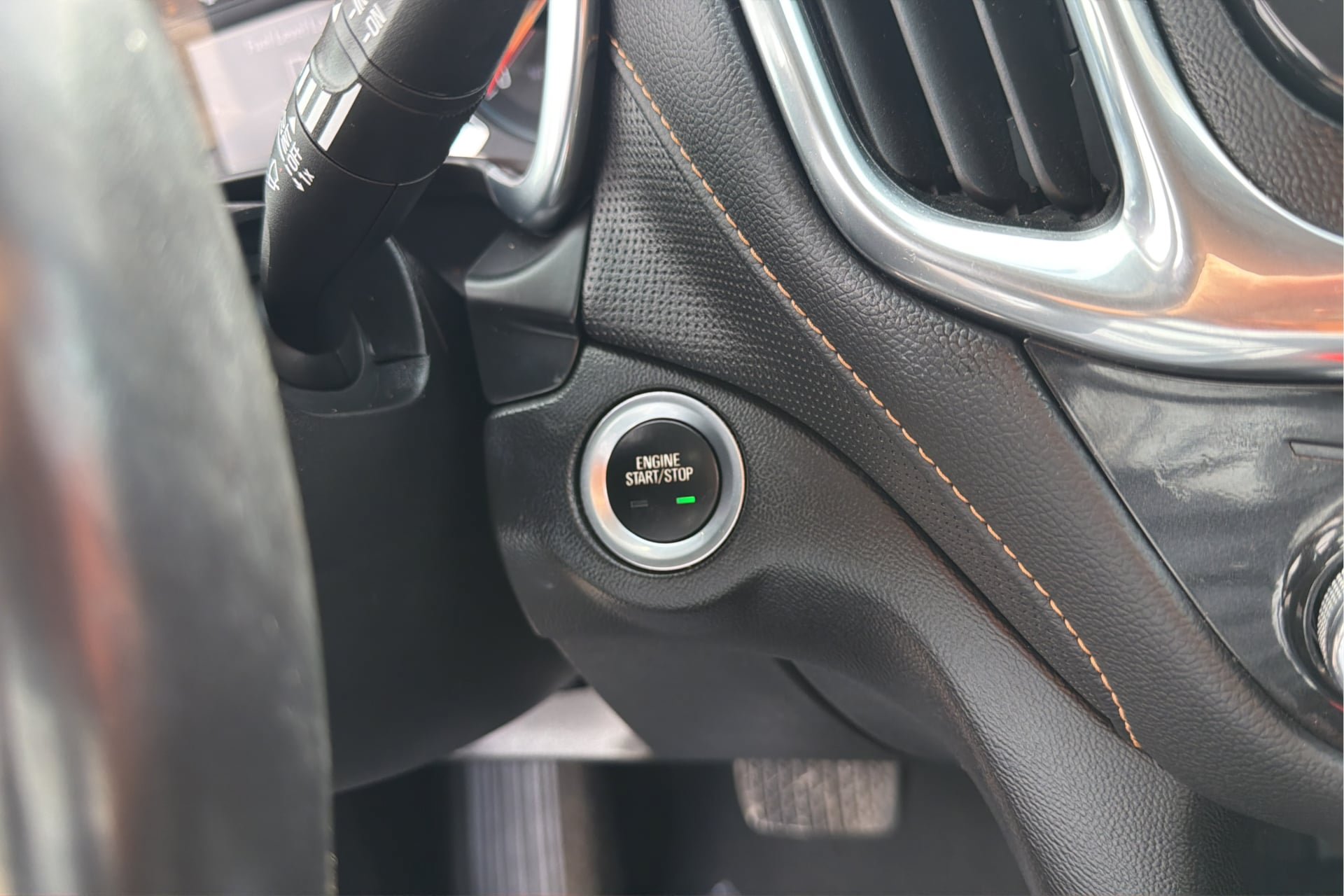 Used 2022 Chevrolet Equinox Premier FWD image 22
