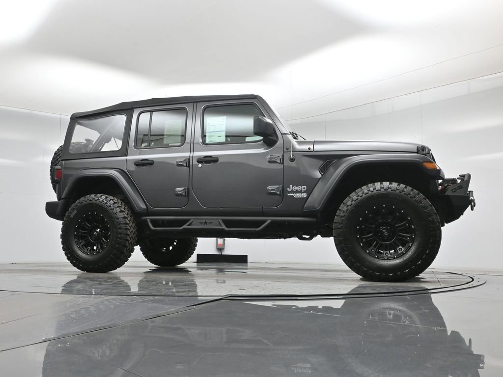 Used 2018 Jeep Wrangler Unlimited Sport image 4