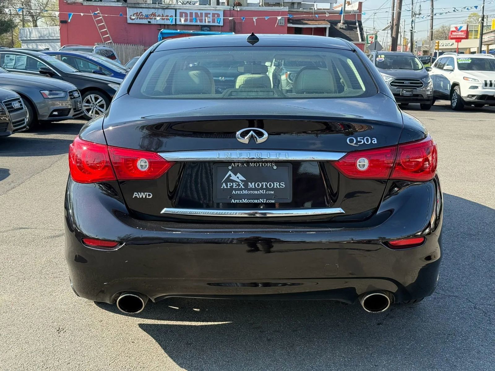 Used 2014 INFINITI Q50 2.0t w/ Moonroof Package AWD/4WD image 9