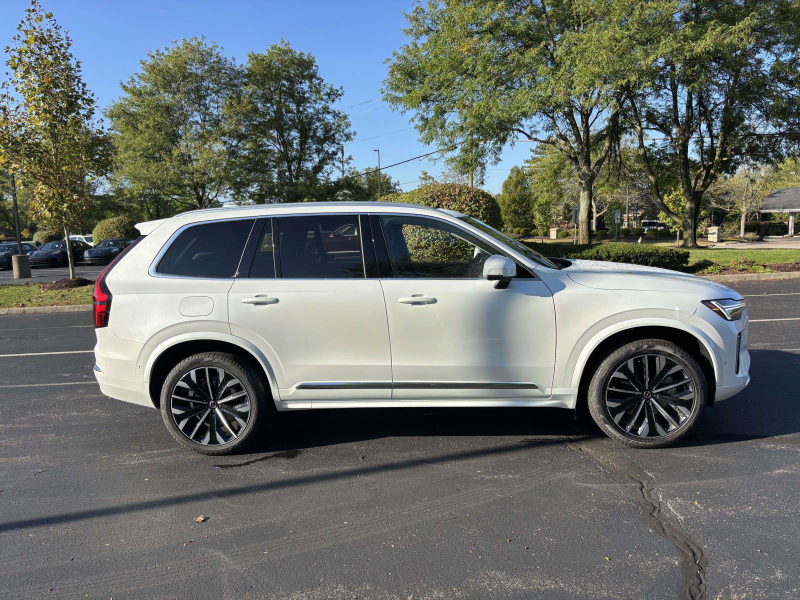 Used 2026 Volvo XC90 B6 Plus w/ Protection Package Premier AWD/4WD image 8