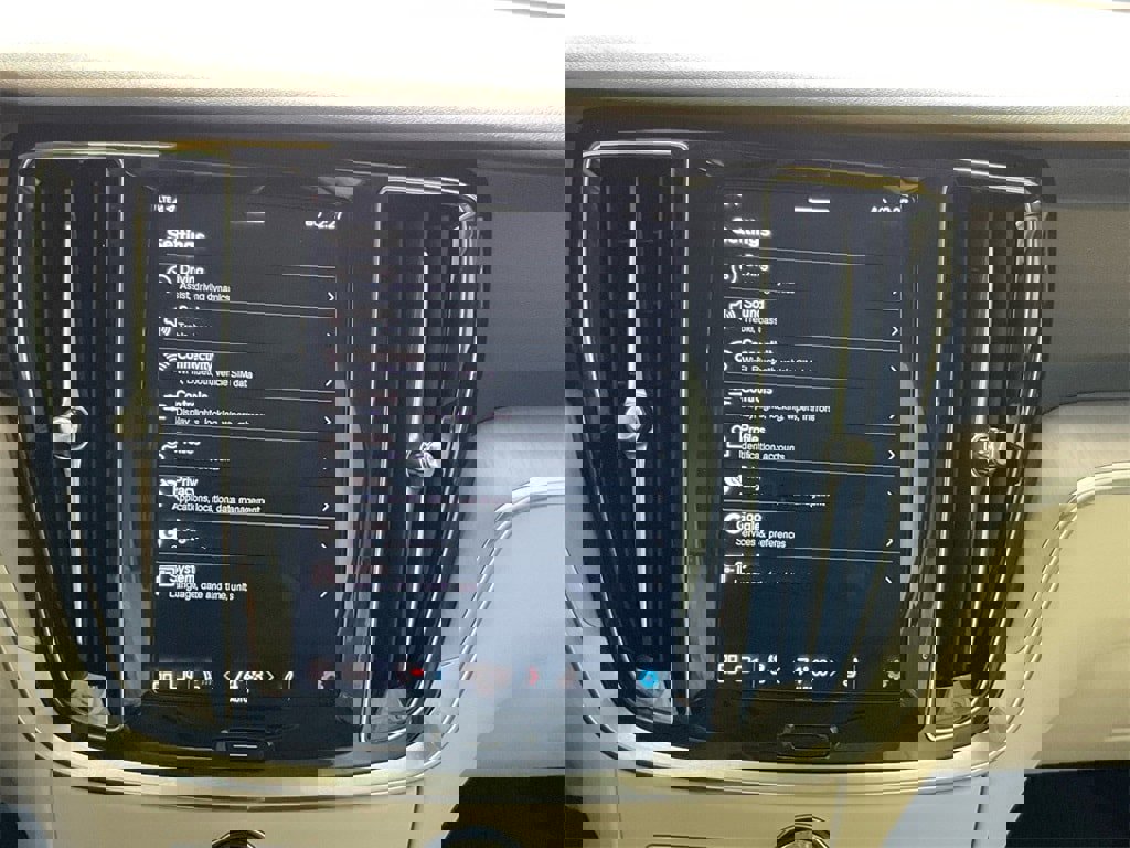 Certified 2024 Volvo S60 B5 Core image 25