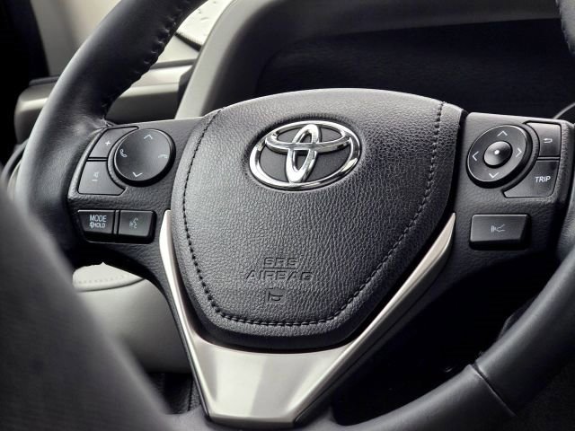 Used 2018 Toyota RAV4 XLE image 13
