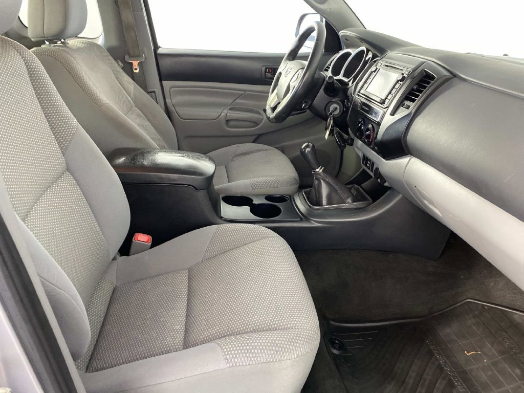 Used 2015 Toyota Tacoma 4x4 Access Cab w/ Convenience Package image 10