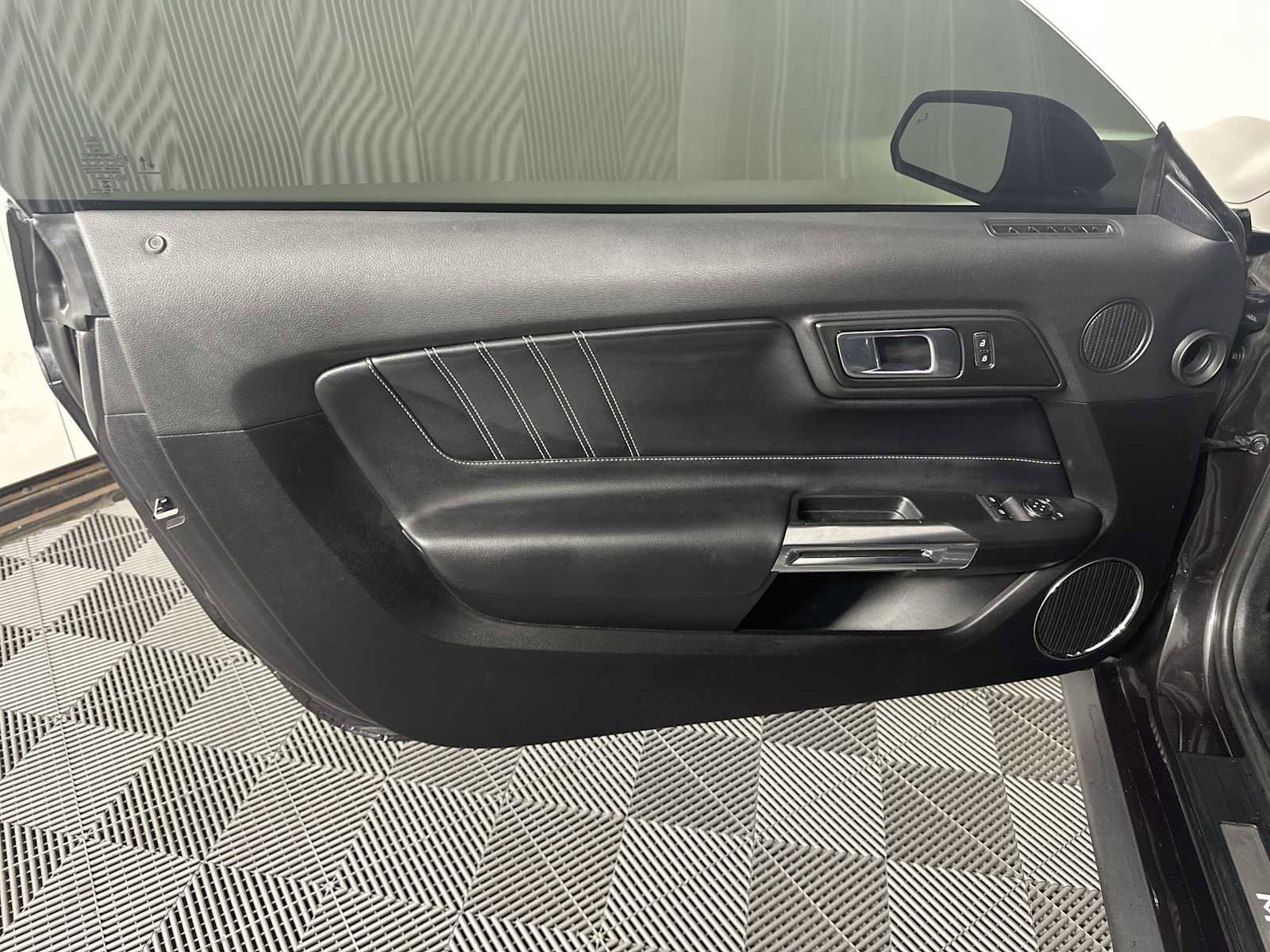 Used 2022 Ford Mustang GT Premium image 8