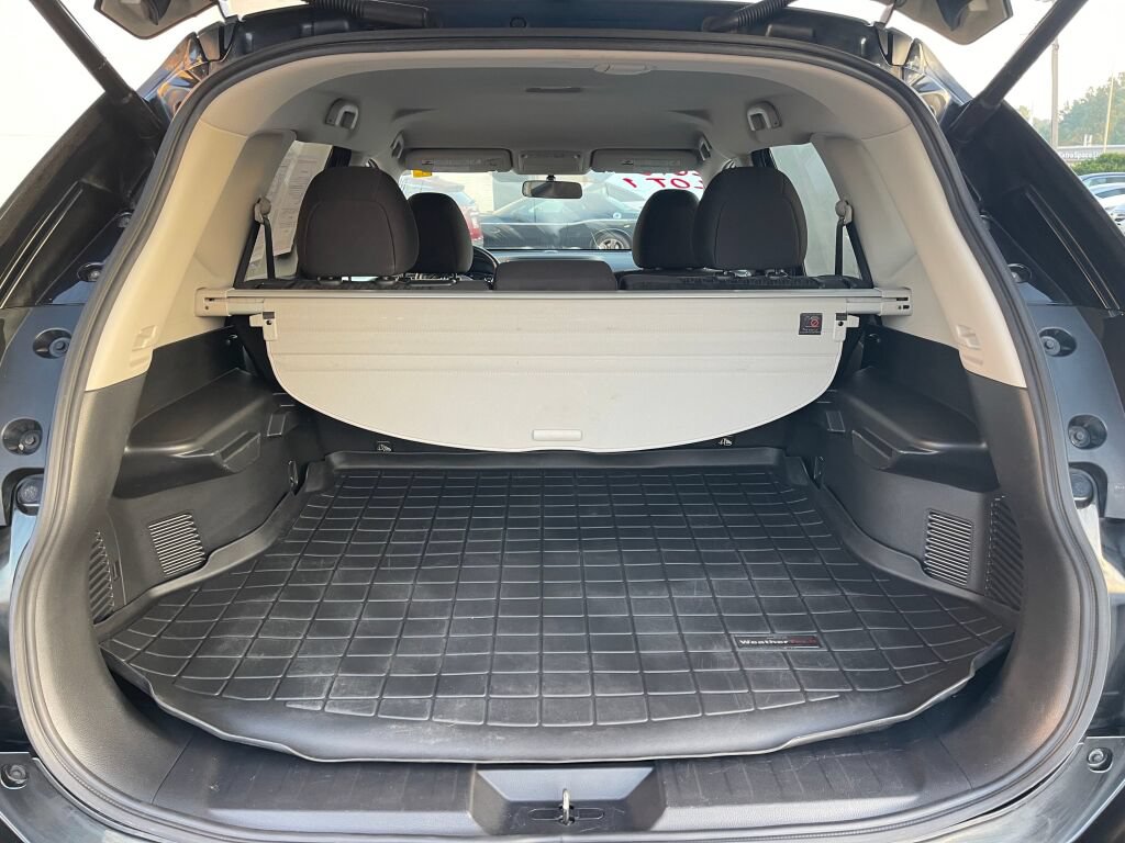 Used 2018 Nissan Rogue AWD image 25