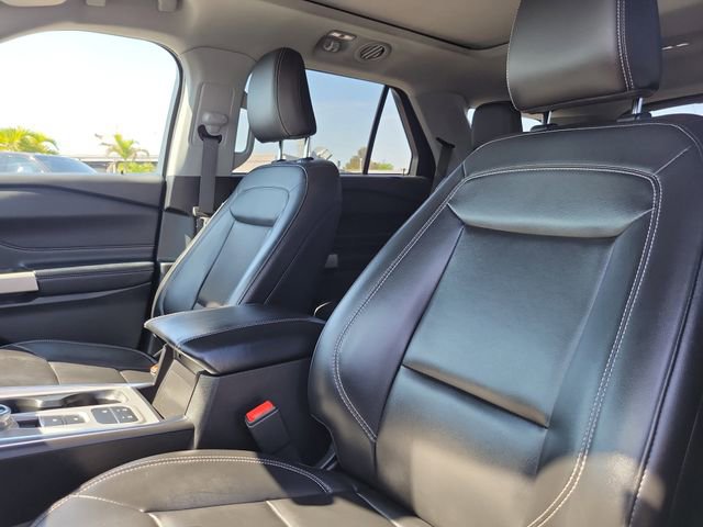 Used 2022 Ford Explorer XLT w/ Equipment Group 202A image 21
