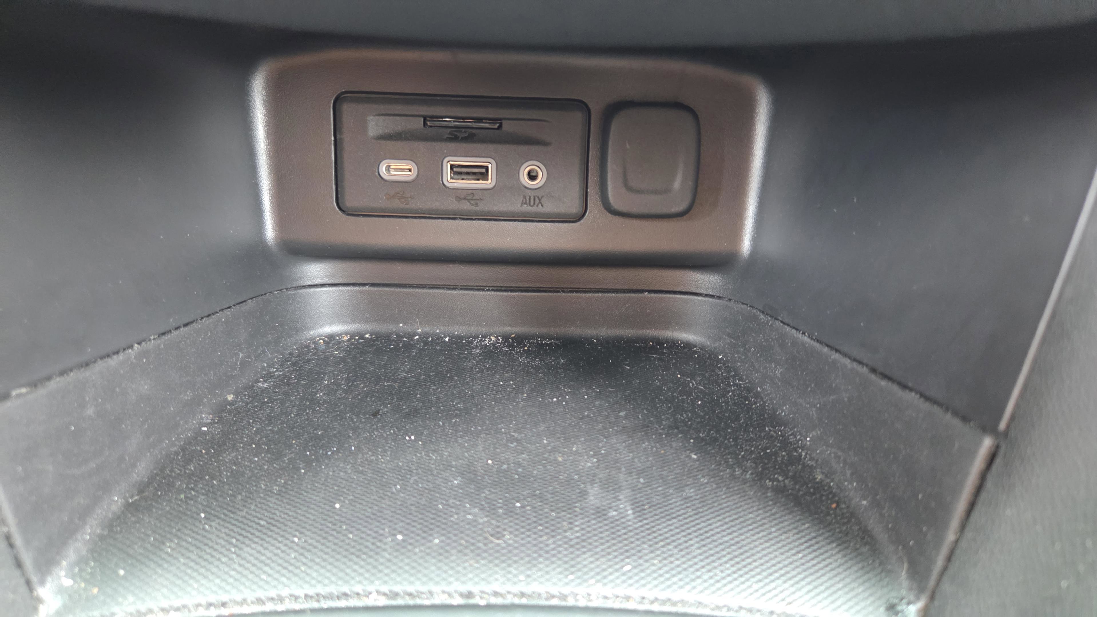 Used 2022 Chevrolet Equinox RS w/ RS Leather Package image 22