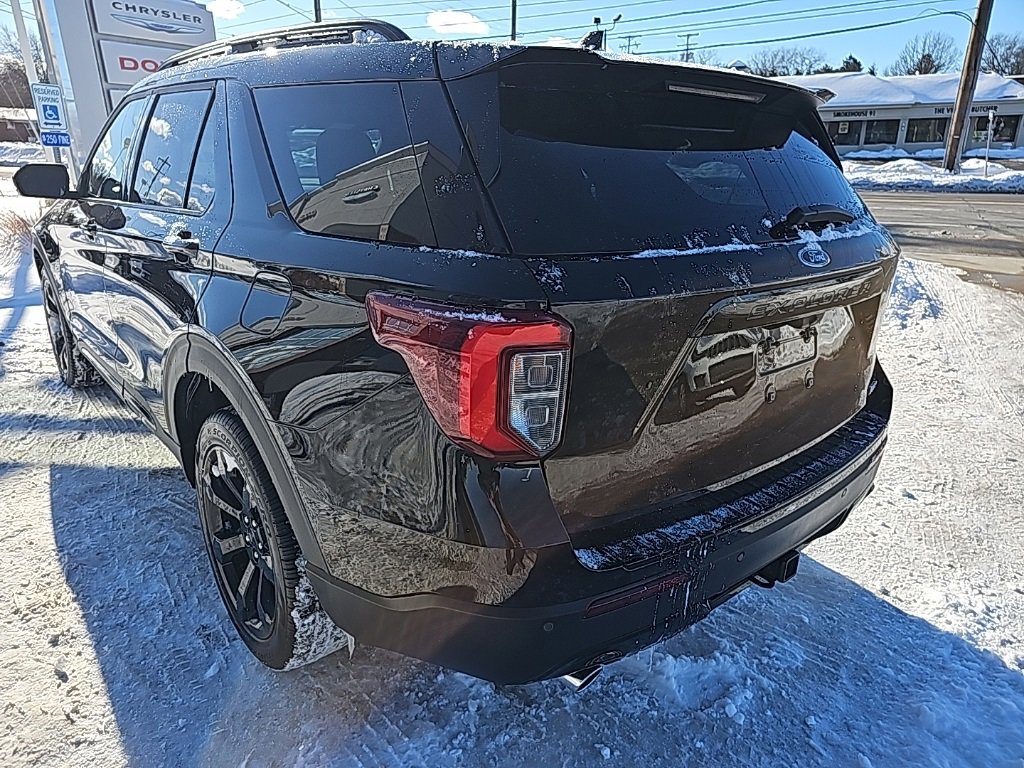 Used 2023 Ford Explorer ST-Line w/ Class IV Trailer Tow Package image 12