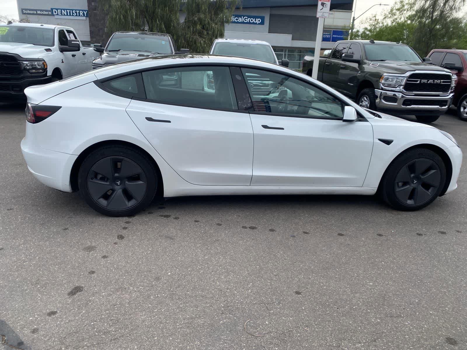 Used 2023 Tesla Model 3 Standard Range image 4