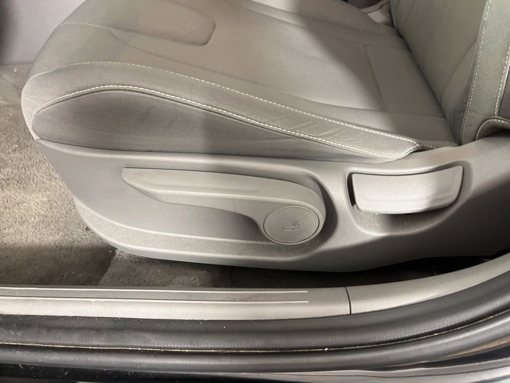 Used 2025 Hyundai Elantra SEL image 22