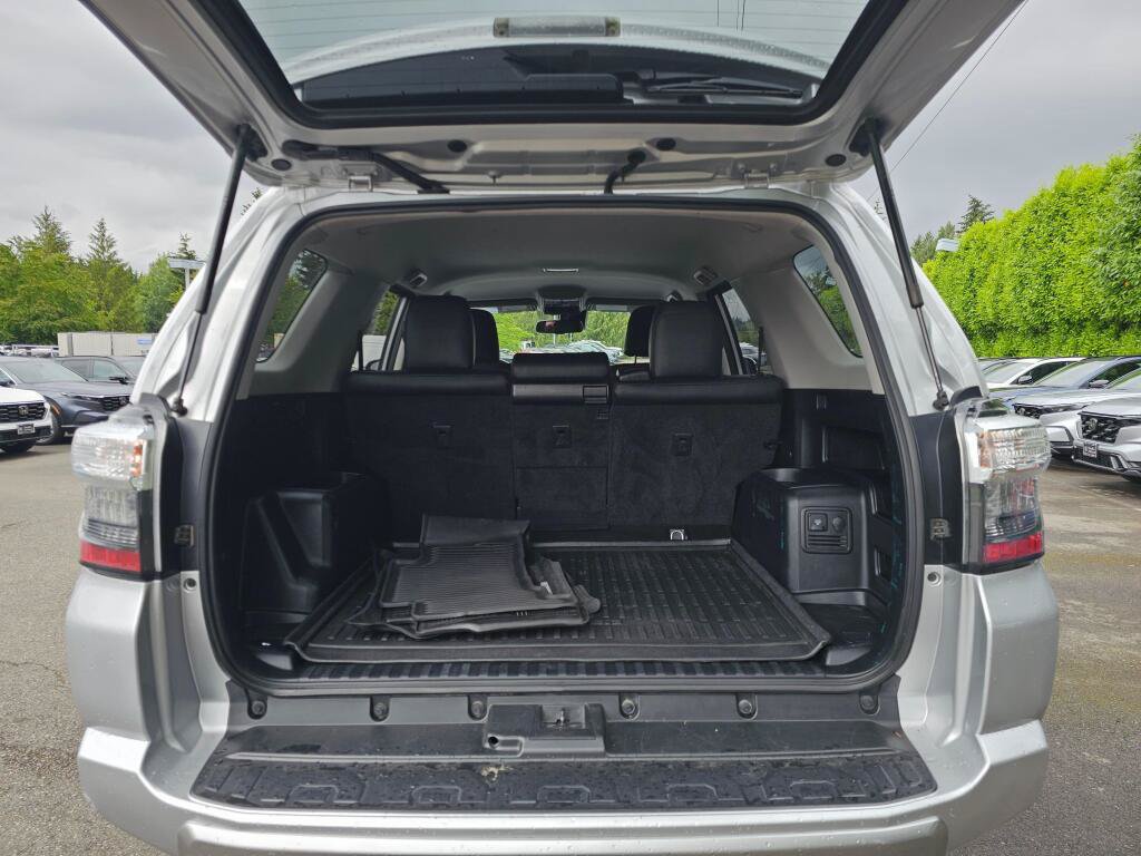 Used 2020 Toyota 4Runner TRD Off-Road Premium AWD/4WD image 17