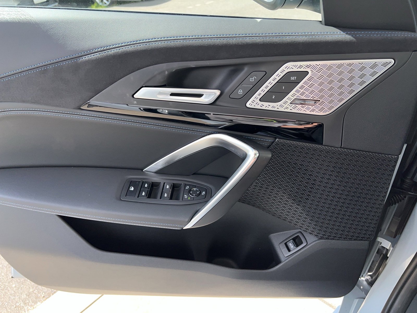 New 2025 BMW X2 xDrive28i w/ M Sport Package image 11