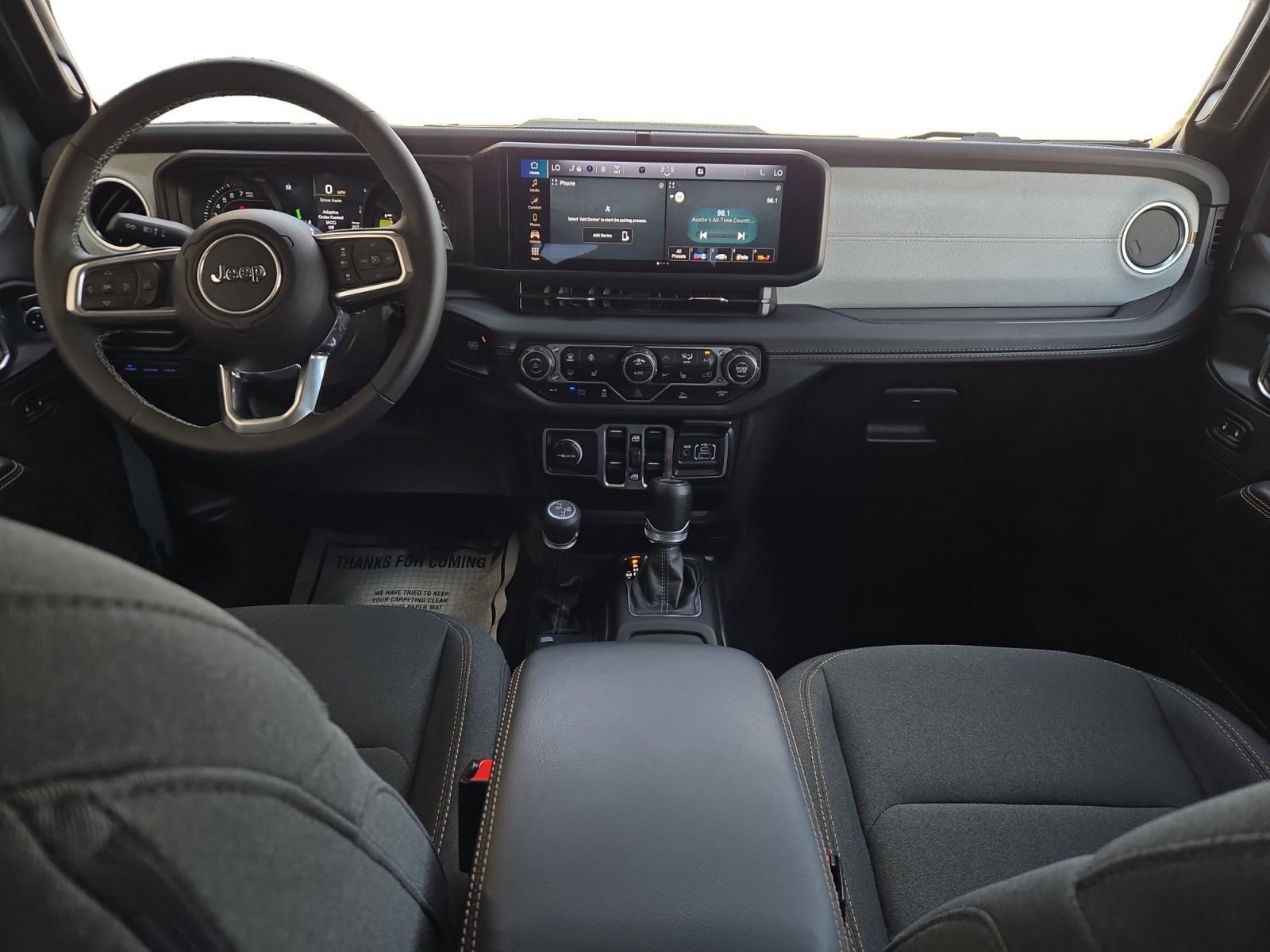 Used 2025 Jeep Wrangler Unlimited Sahara AWD/4WD image 13