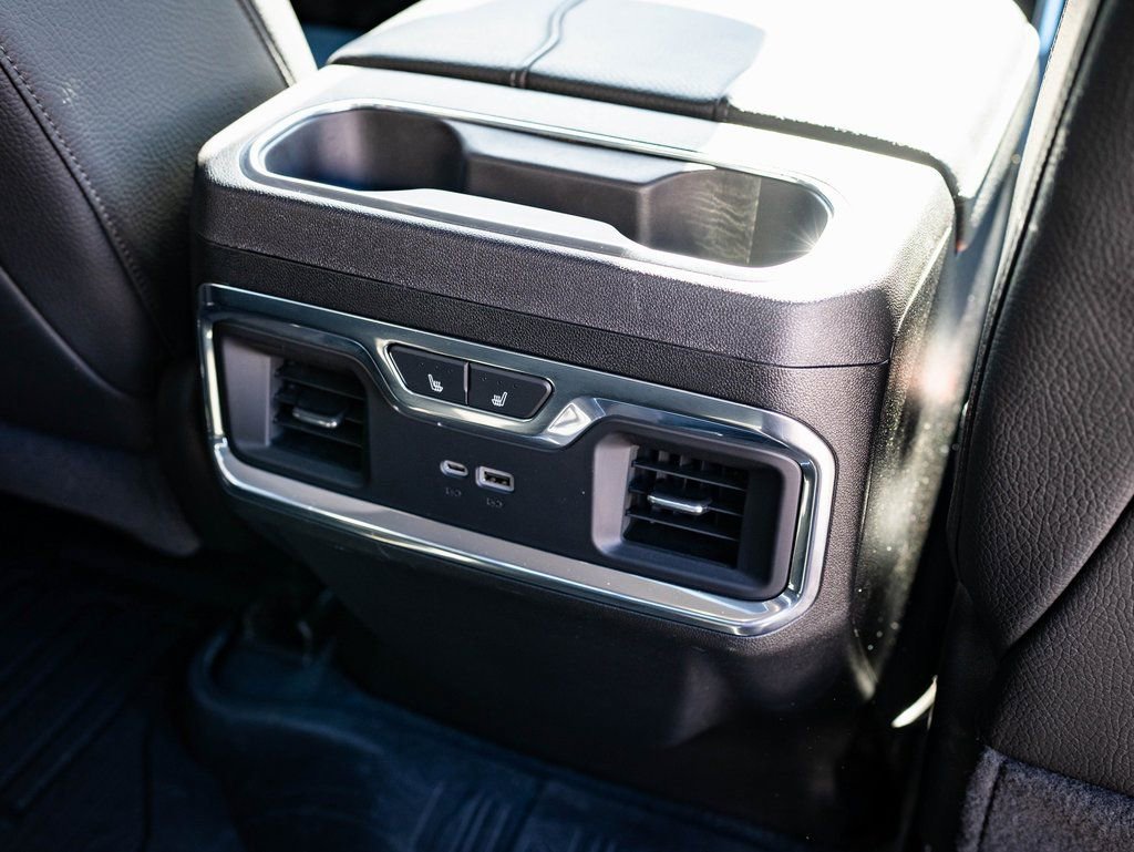 Used 2025 GMC Sierra 3500 Denali w/ Denali Reserve Package image 35