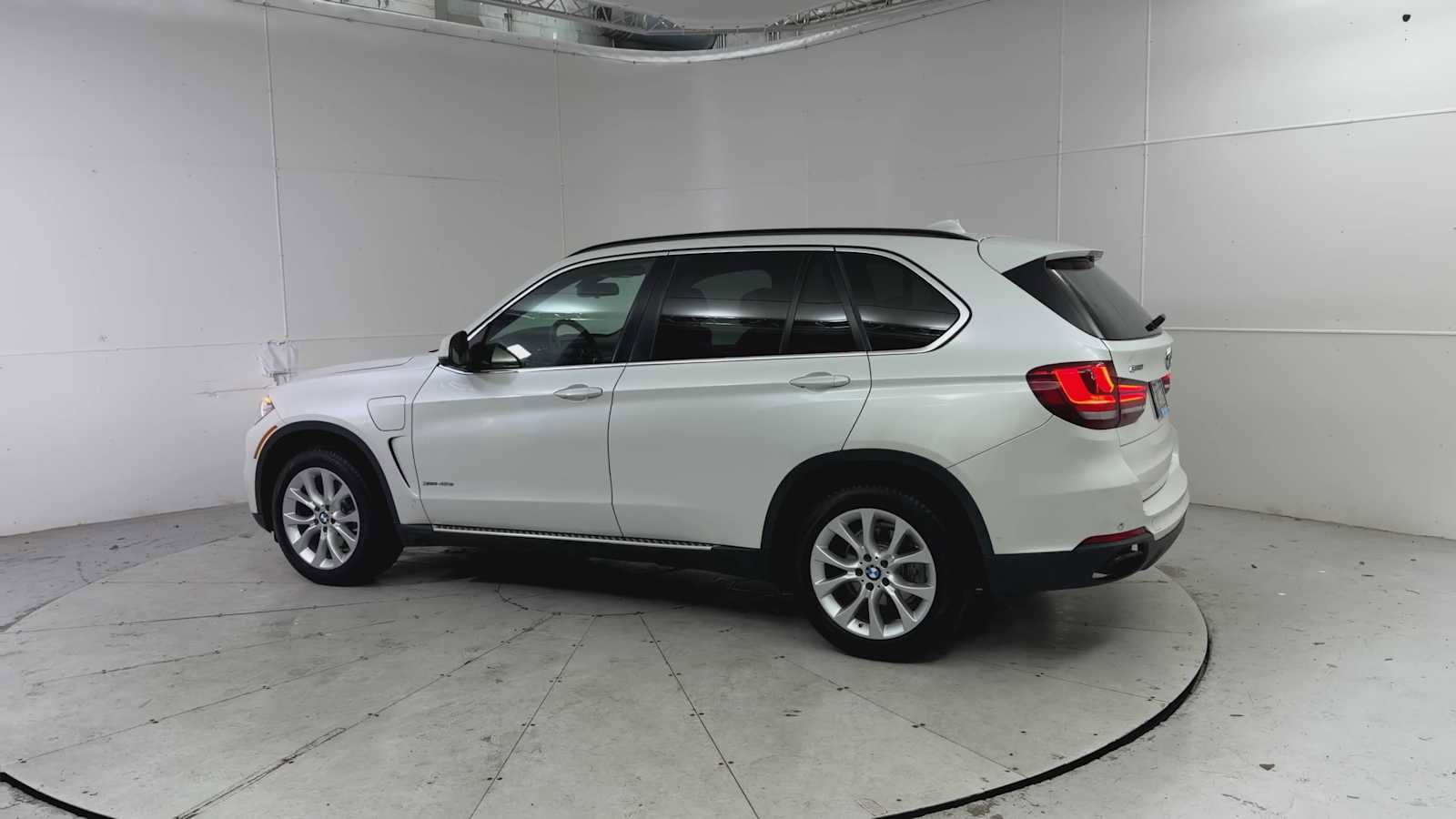 Used 2016 BMW X5 xDrive40e image 5