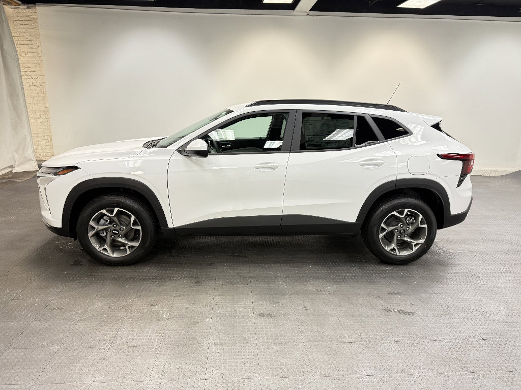 New 2026 Chevrolet Trax LT w/ LT Convenience Package image 2