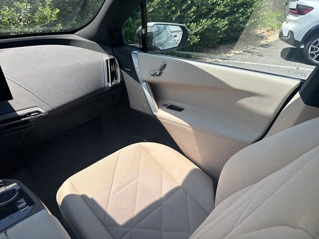 Certified 2025 BMW iX xDrive50 AWD/4WD image 16